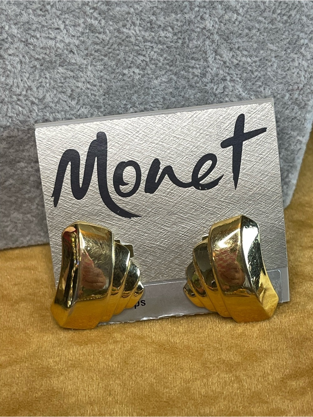 Vintage Monet clip on earrings